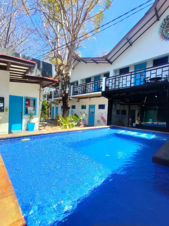 Hostel Gili Bum *
